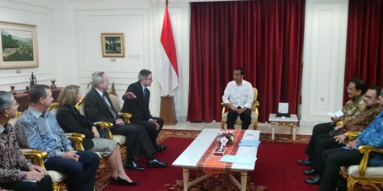 Hadiri HUT PDIP, Jokowi Terlambat ke Surabaya