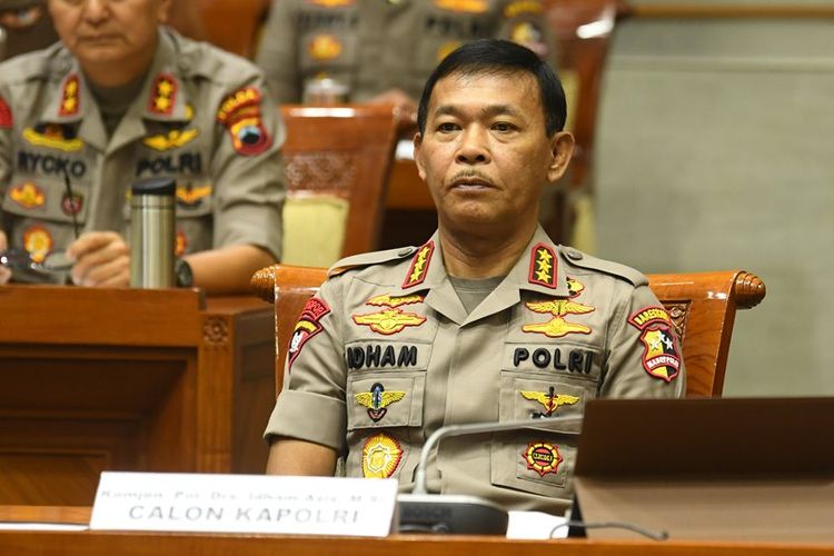 Kabareskrim Polri Komjen Pol Idham Aziz mengikuti Uji Kelayakan dan Kepatutan Calon Kapolri di ruang Komisi III DPR, Kompleks Parlemen, Jakarta, Rabu (30/10/2019). Komjen Pol Idham Aziz merupakan calon tunggal Kapolri yang diajukan Presiden Joko Widodo ke DPR untuk menggantikan Jenderal Pol (Purn) Tito Karnavian yang kini menjabat Mendagri. 