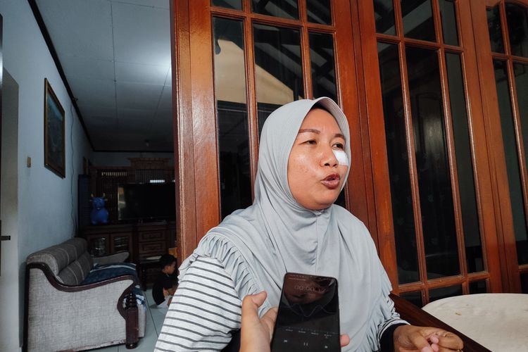 Dian Setyorini (43), seorang ibu rumah tangga di Kecamatan Sukmajaya, Depok menjadi korban peluru senapan angin nyasar pada Senin (30/10/2023) lalu.