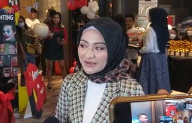 Nathalie Holscher Unggah Foto Undangan, Akan Menikah dengan Pria ...