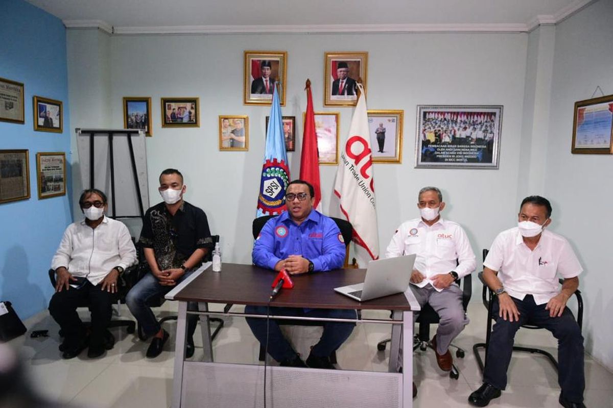 Ribuan buruh akan melakukan aksi unjuk rasa menyampaikan sejumlah tuntutan di depan Patung Kuda, Jakarta, Kamis (25/11/2021).