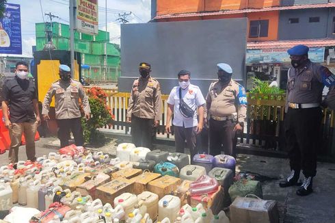Polisi Sita 1.300 Liter Miras Lokal Saat Razia di Pelabuhan Ambon