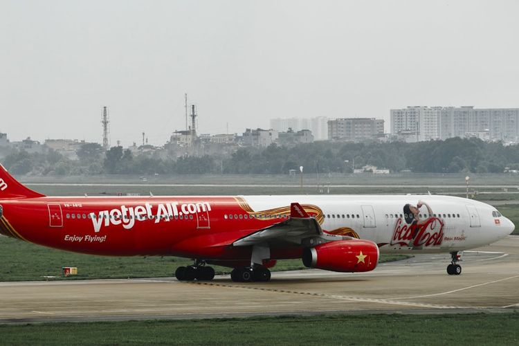 Vietjet Air, salah satu maskapai yang mengalami pembatalan penerbangan karena badai di Vietnam, Minggu (28/9).