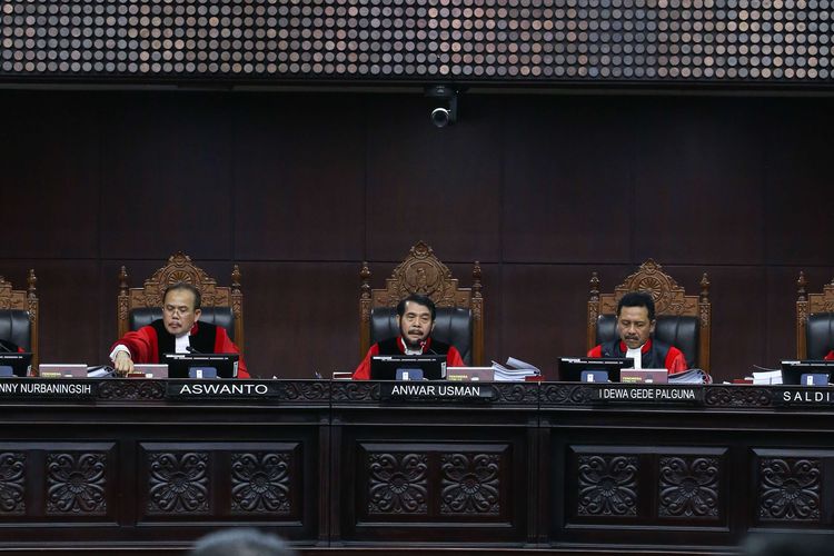 Suasana sidang perdana sengketa pilpres 2019 di Gedung Mahkamah Konstitusi, Jakarta, Jumat (14/6/2019).