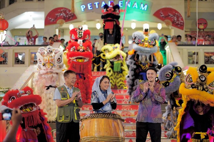 Wakil Ketua DPRD DKI Jakarta sekaligus Ketua DPP PAN Zita Anjani saat menghadiri Lion Dance Exhibition: Amanat Keberagaman Jakarta di Petak Enam, Glodok, Jakarta, Minggu (16/6/2024).
