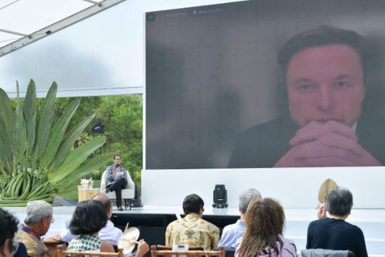 Mendikbud Ristek Nadiem Makarim bersama CEO Tesla Motors, Elon Musk berdialog dengan 400 mahasiswa se-Indonesia dalam acara Intergenerational Dialogue for Our Emerging Future di Bali, Senin (14/11/2022).