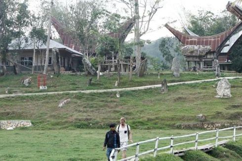 Lari Lewat Makam Kuno hingga Gunung di Toraja, Mau?
