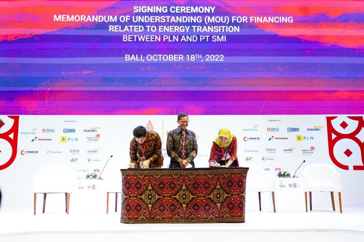 PT Sarana Multi Infrastruktur (Persero) (PT SMI) dan PT PLN (Persero) menandatangani Nota Kesepahaman atau Memorandum of Understanding (MoU) untuk mendukung  percepatan transisi energi di Indonesia.