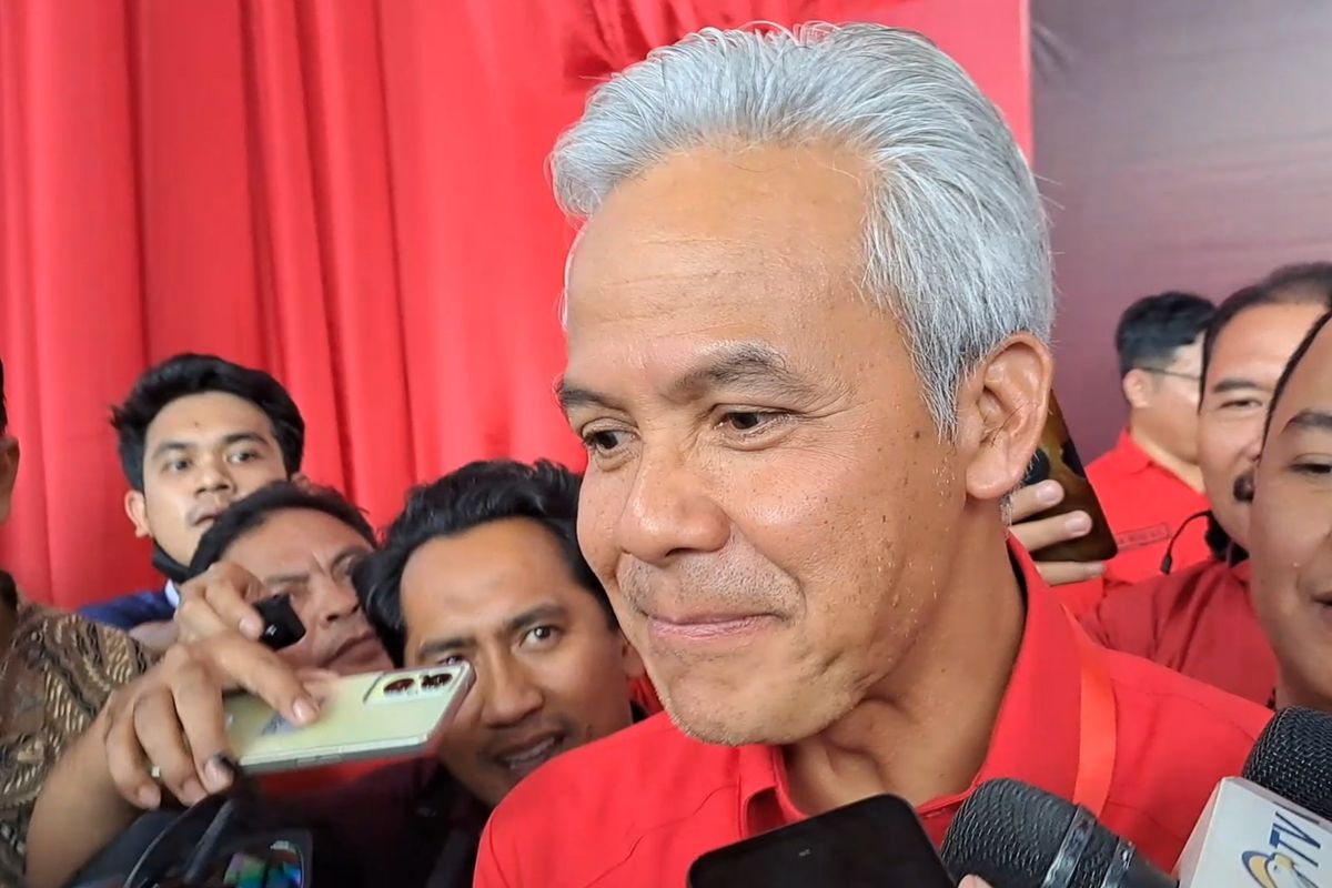 Gubernur Jawa Tengah Ganjar Pranowo seusai menghadiri peringatan Hari Ulang Tahun (HUT) ke-50 PDI-P di Jakarta International Expo, Kemayoran, Jakarta, Senin (10/1/2023) siang.