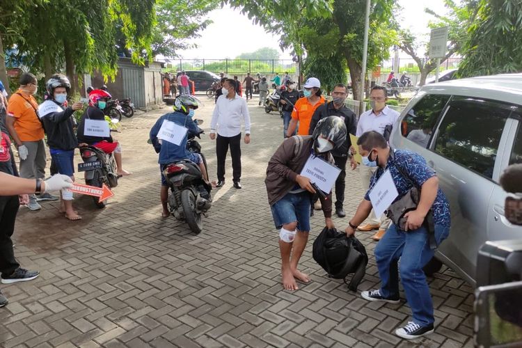 Pra rekonstruksi perampokan di Jalan Krakatau VIII, Kelurahan Karangtempel, Semarang Timur