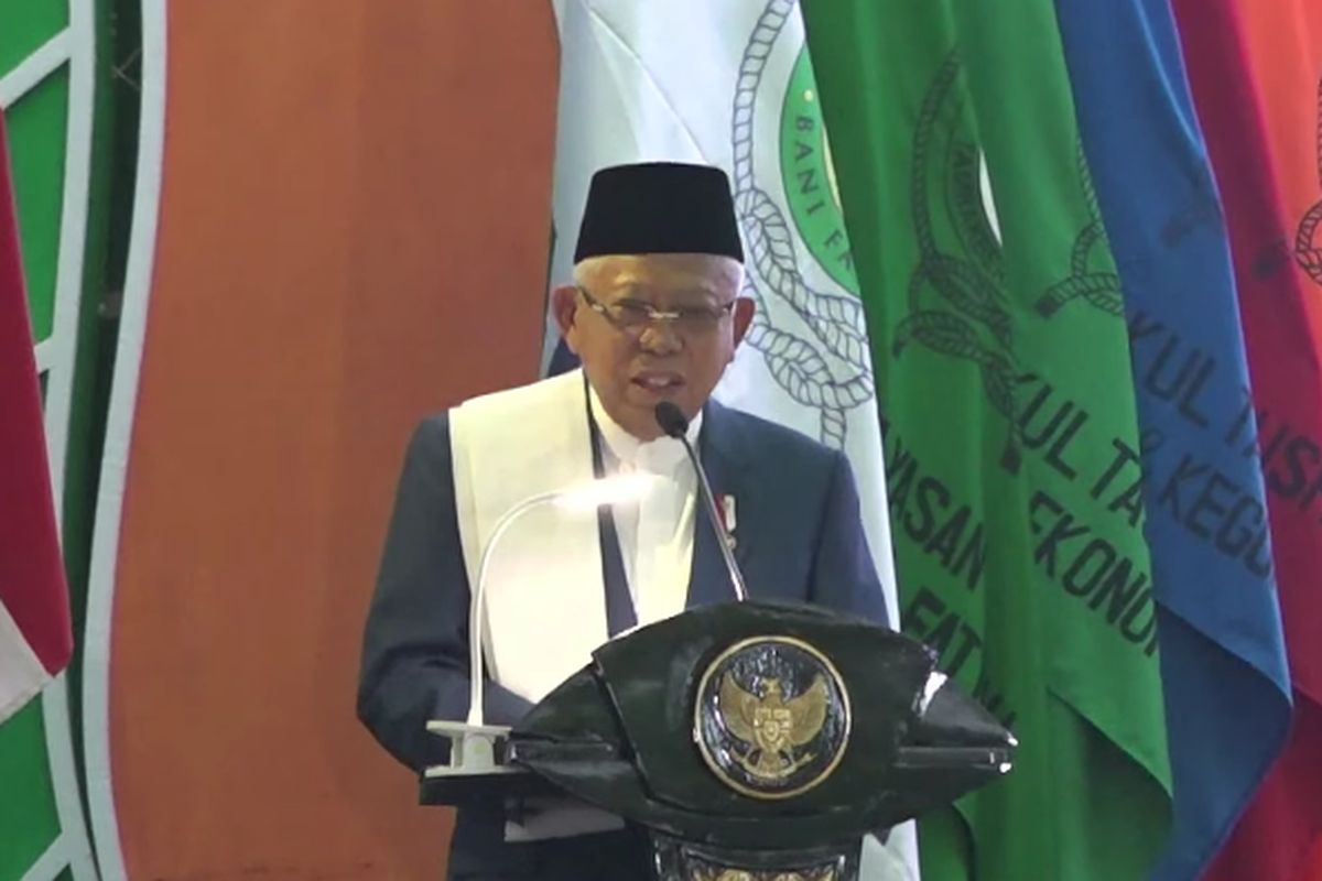 Wakil Presiden Ma’ruf Amin menyampaikan orasi ilmiah pada acara wisuda sarjana IAIBAFA Tambakberas, Jombang. Jawa Timur, Rabu (15/3/2023).