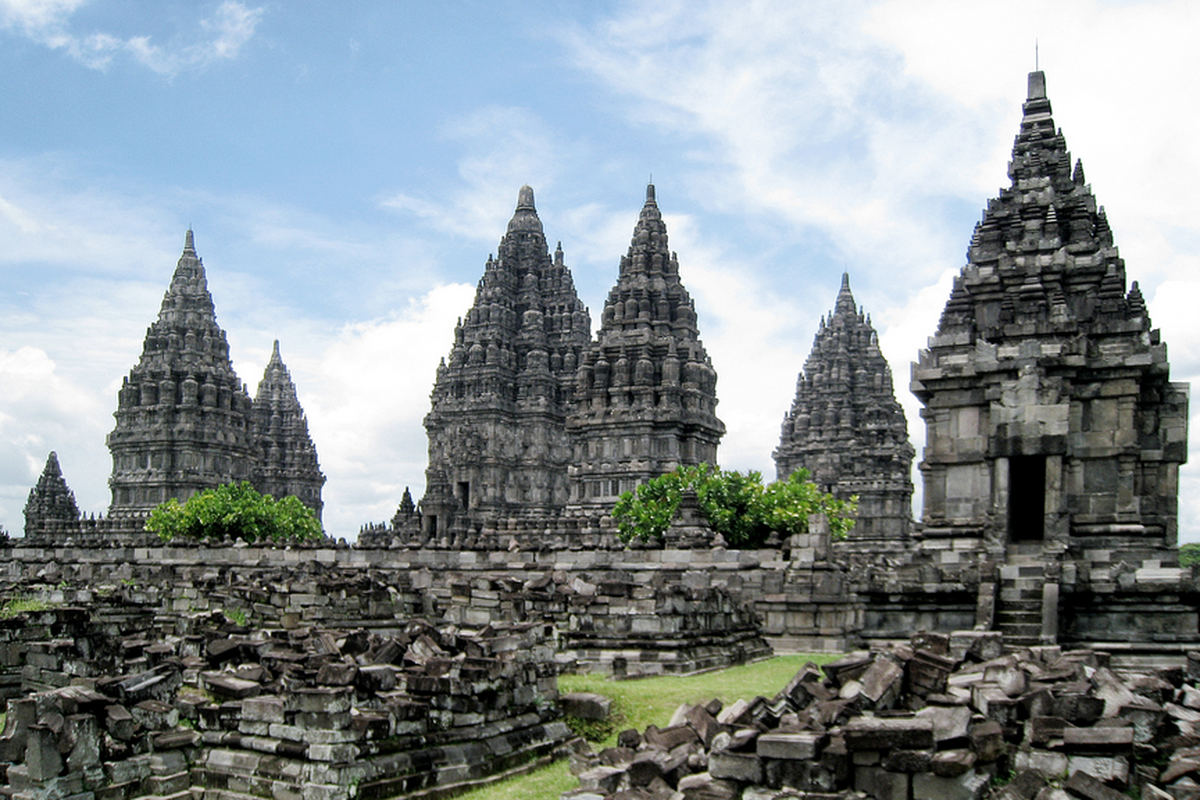 Candi Prambanan, salah satu peninggalan Kerajaan Mataram Kuno