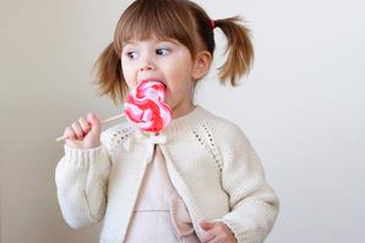 Jangan terlalu sering berikan anak makanan manis.