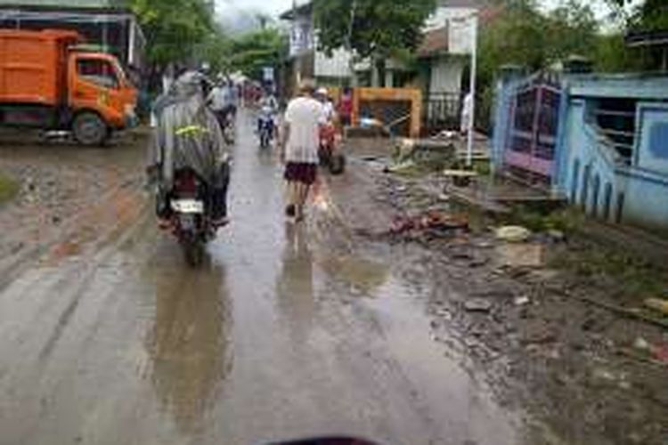 BPBD Kota Bima memperkirakan kerugian akibat banjir bandang di daerah itu mencapai ratusan miliar rupiah. Sementara itu, warga yang terdampak banjir sudah mulai kembali ke rumahnya masing-masing.