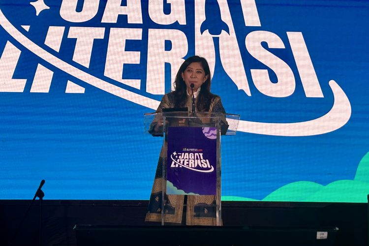 Menteri Komunikasi dan Digital Meutya Hafid saat menghadiri perayaan HUT Kompas.com ke-30, Jagat Literasi yang digelar di Menara Kompas, Jakarta Pusat, Senin (15/9/2025).