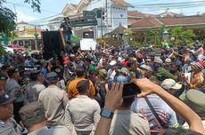 Ra Ghufron Batal Dilantik Jadi Anggota DPR RI, Pendukung Demo KPU Jember