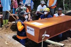 8 Potongan Tubuh Korban Erupsi Gunung Semeru yang Sulit Teridentifikasi Dimakamkan