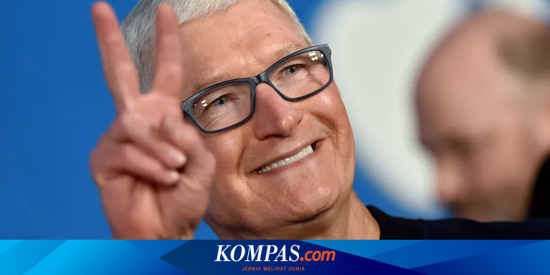 Apple CEOのティム・クック氏がインドネシアに到着、早速チキンサテーを食べる