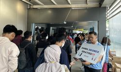 Tetapkan Hari Bebas Bau Badan, Deorex Bagikan Puluhan Ribu Produk Anti Bau Badan Gratis di 5 Stasiun KRL