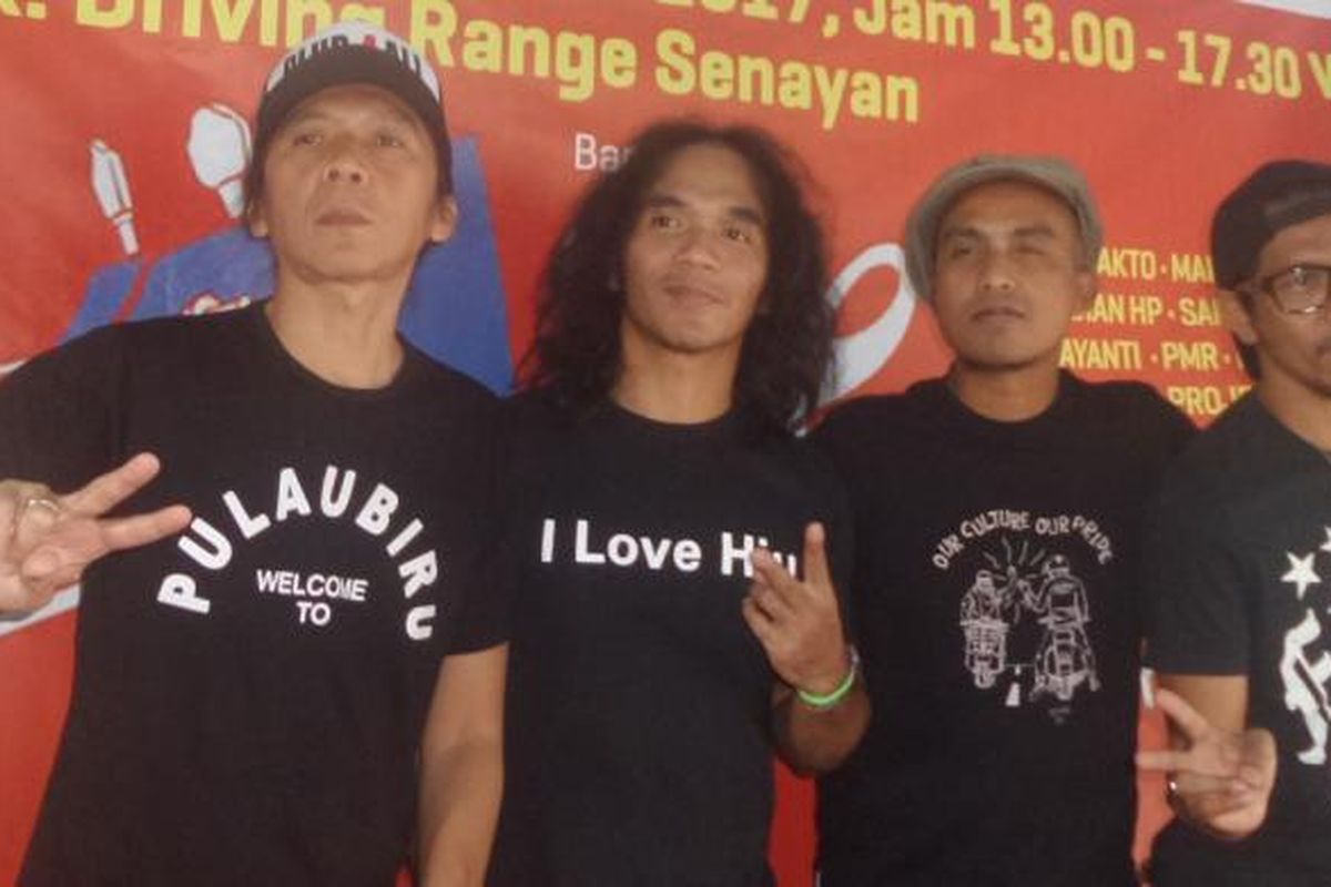 Slank diabadikan di sela konferensi pers #KonserGue2 di markas Slank, Gang Potlot III, Jakarta Selatan, Jumat (3/2/2017).