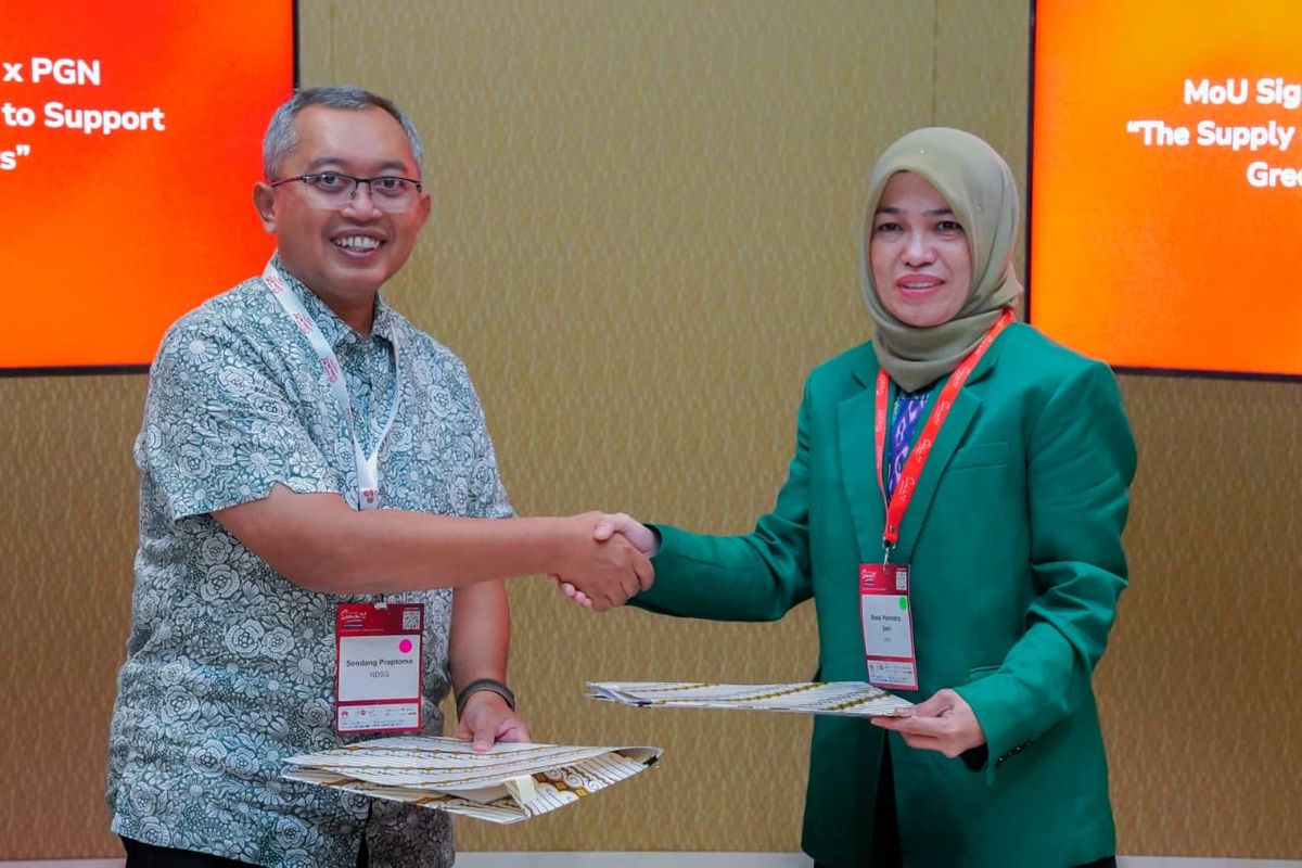 Penandatanganan memorandum of understanding (MoU) Perusahaan Gas Negara Tbk (PGN) dengan Neutra DC Singapore Pte Ltd (NDSG) terkait pengeloahan POME untuk bisnis data center di Singapura.