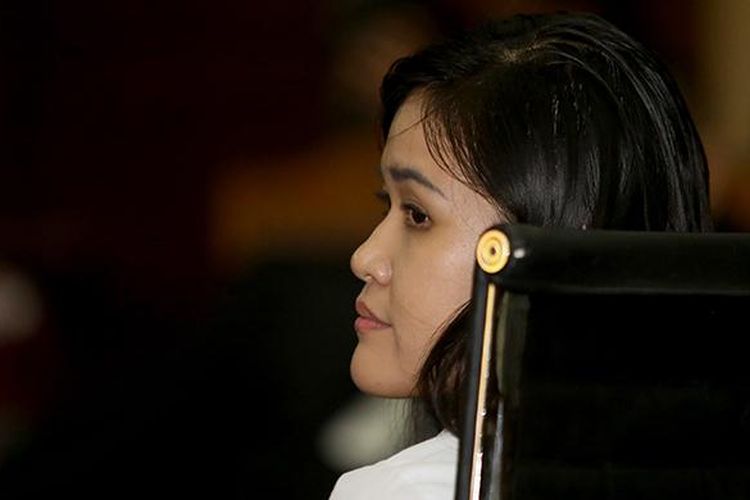 Jessica Kumala Wongso saat masih menjadi terdakwa, menjalani sidang dengan agenda tanggapan jaksa penuntut umum di Pengadilan Negeri Jakarta Pusat, Senin (17/10/2016). Ia menjadi terdakwa terkait dugaan kasus pembunuhan Wayan Mirna Salihin.