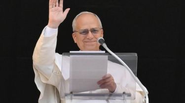 Paus Leo XIV Sebut Perang di Iran 'Skandal Kemanusiaan', Desak Gencatan Senjata Segera