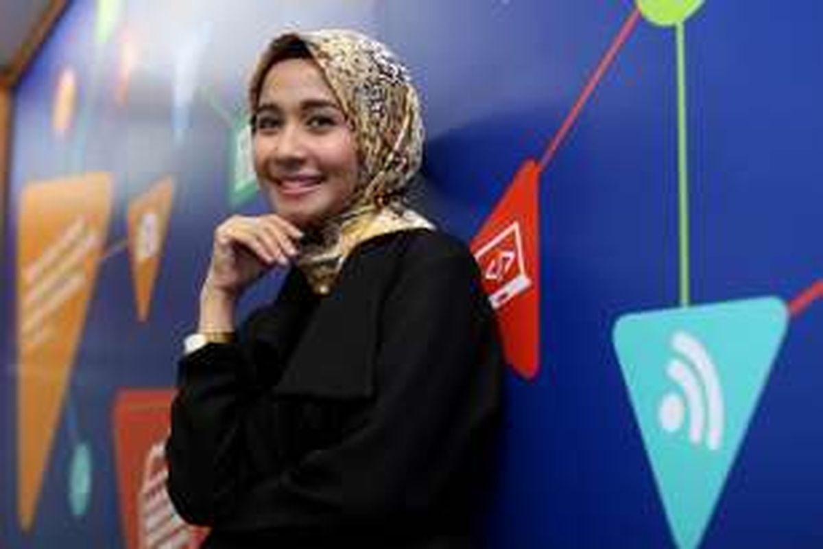 Laudya Cynthia Bella saat berpose di Gedung Kompas Gramedia, Palmerah Selatan, Jakarta Pusat, Jumat (11/11/2016). 