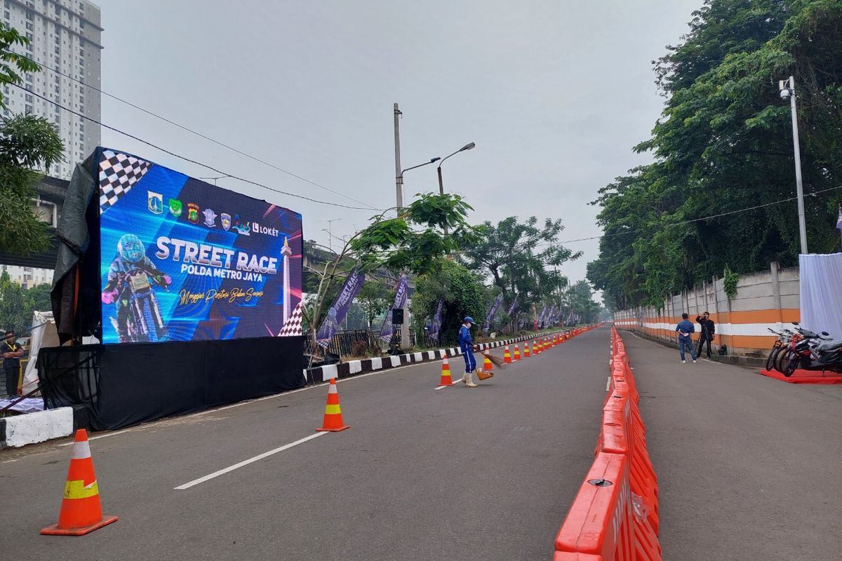 Lintasan street race di Ancol, Jakarta Utara, Minggu (16/1/2022).