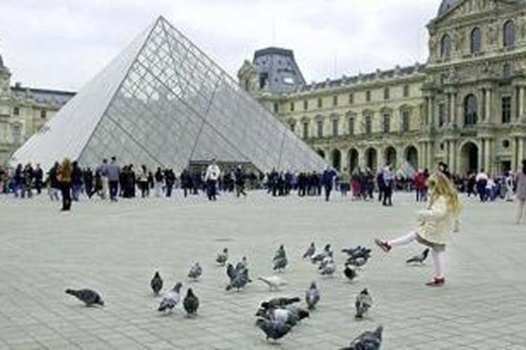 Museum Louvre Paris, Perancis.