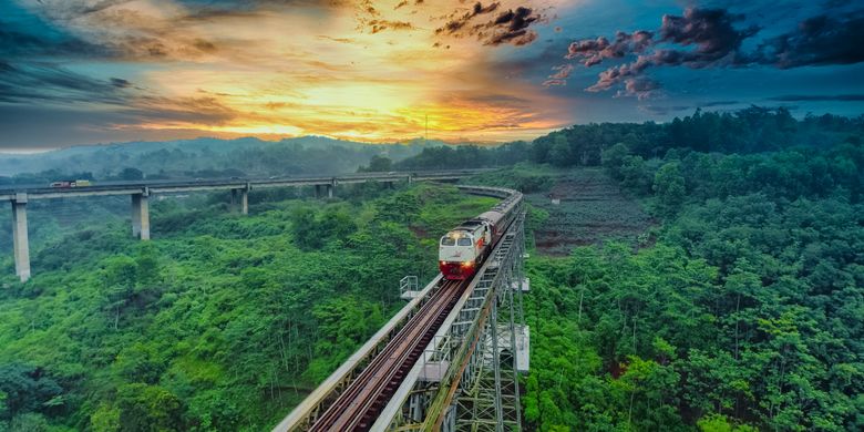 Jembatan Cikubang, salah satu jembatan kereta api di Indonesia.