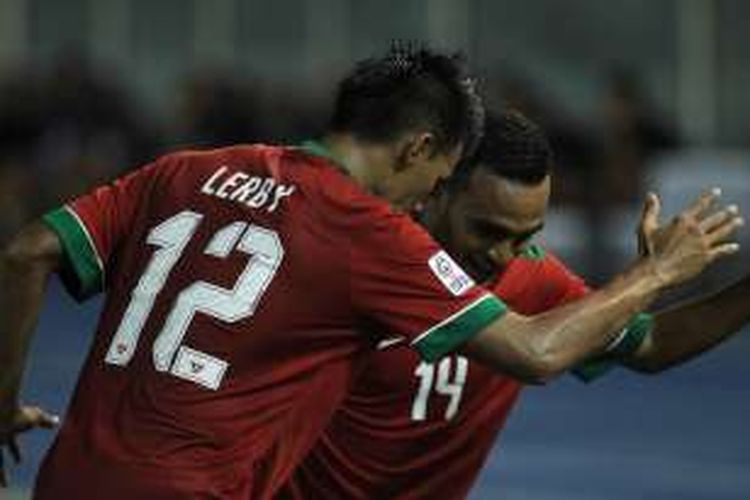 Perayaan gol Lerby Eliandry saat Indonesia melawan Thailand pada partai Grup A Piala AFF 2016 di Philippine Sports Stadium, Sabtu (19/11/2016).