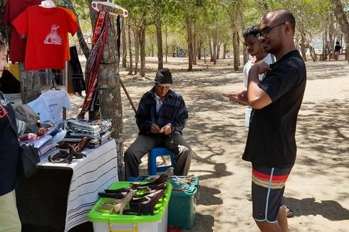 Oleh-oleh Khas Pulau Komodo di Loh Liang, Ada Kaus hingga Pajangan