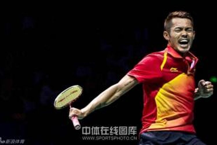 Lin Dan berteriak mengekspresikan kemenangannya atas Du Pengyu pada babak final Kejuaraan Nasional di Liaoning, China, Rabu (11/9/2013).