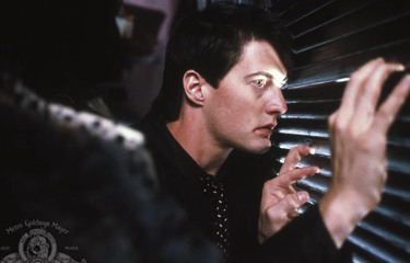 Kyle MacLachlan dalam film Blue Velvet.