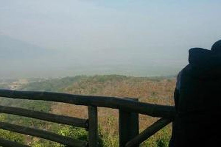 Pemandangan Rawapening dari Goa Rong.