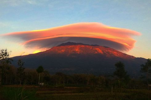 Tak Kunjung Pulang Usai Antar Kayu Bakar ke Warung Mbok Yem, Kakek Kadri Ditemukan Meninggal di Puncak Lawu