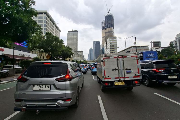 Jakarta Perlahan Kembali Berdenyut Usai Lebaran: Jalanan Padat, Orderan Ojol Meningkat