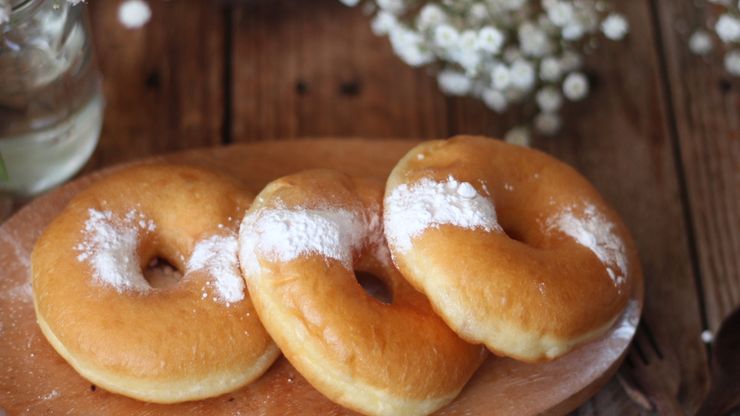 Beragam resep donat tekstur empuk dan mengembang sempurna yang cocok untuk dijual.