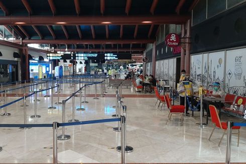 Tak Bisa Lengkapi Dokumen, 100 Orang Batal Terbang dari Bandara Soetta