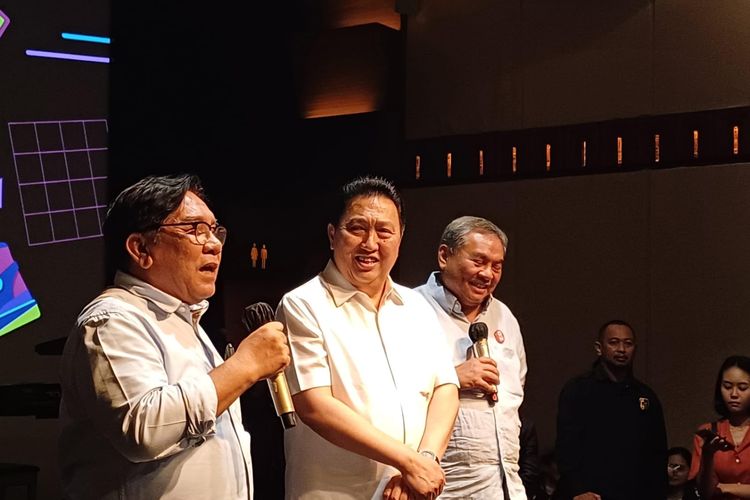 Perwakilan Relawan ETAS, Boy Thohir (tengah) dalam acara pertemuan Prabowo di XXI Plaza Senayan, Jakarta, Senin (22/1/2024).