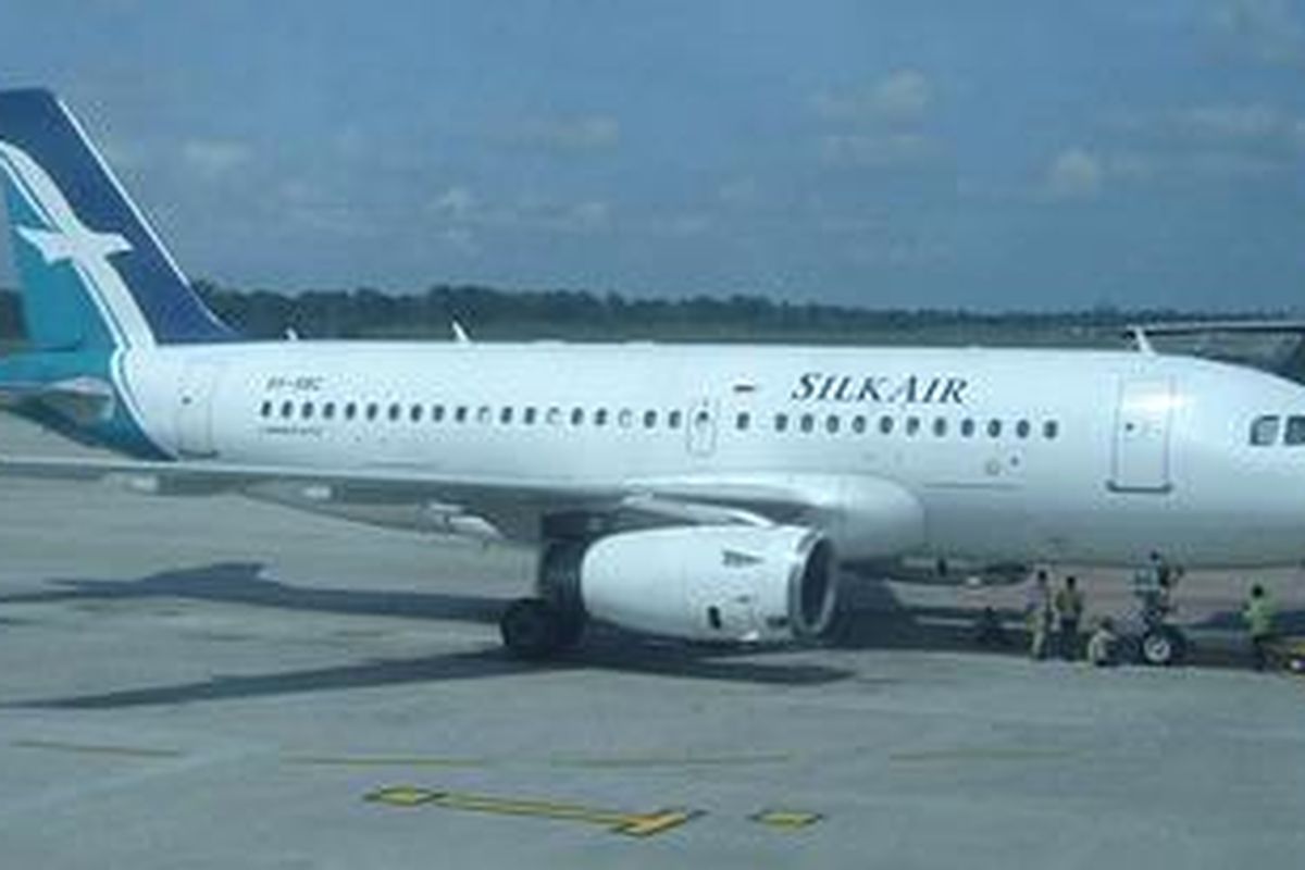 Ilustrasi: Pesawat silk air di Bandara Sultan Mahmud Badaruddin II Palembang