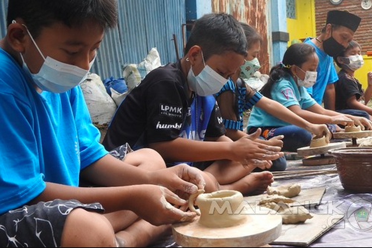 Kampung Wisata Keramik Dinoyo, Malang