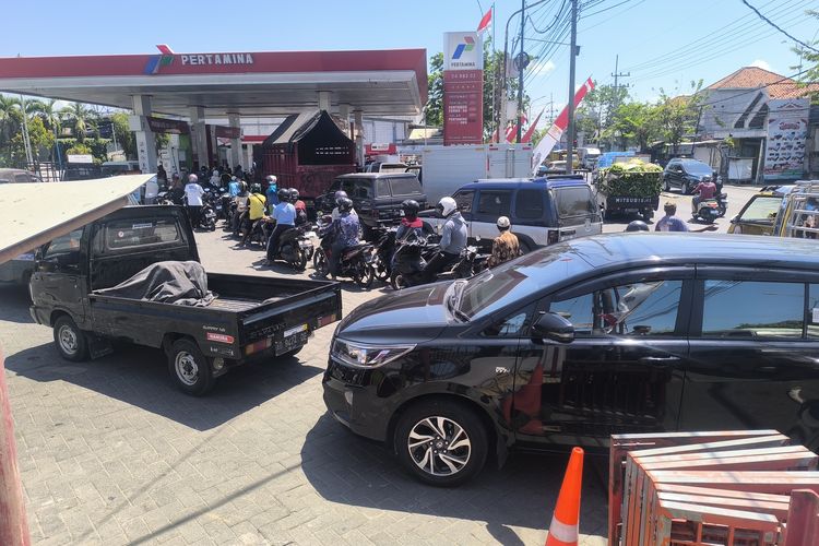 Antrean BBM Masih Terjadi di Pamekasan, Pertamina Sebut Akibat Peningkatan Konsumen