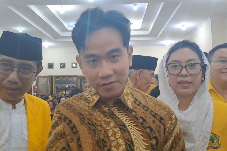 Gibran Rakabuming Raka menghadiri halah bi halah Partai Golkar Kota Solo, Jawa Tengah (Jateng), pada Sabtu (26/4/2024).