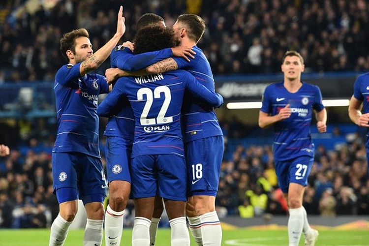 Para pemain Chelsea merayakan gol yang dicetak oleh Ruben Loftus-Cheek dalam laga Grup L Liga Europa melawan BATE Borisov di Stadion Stamford Bridge, London, Inggris pada 25 Oktober 2018.
