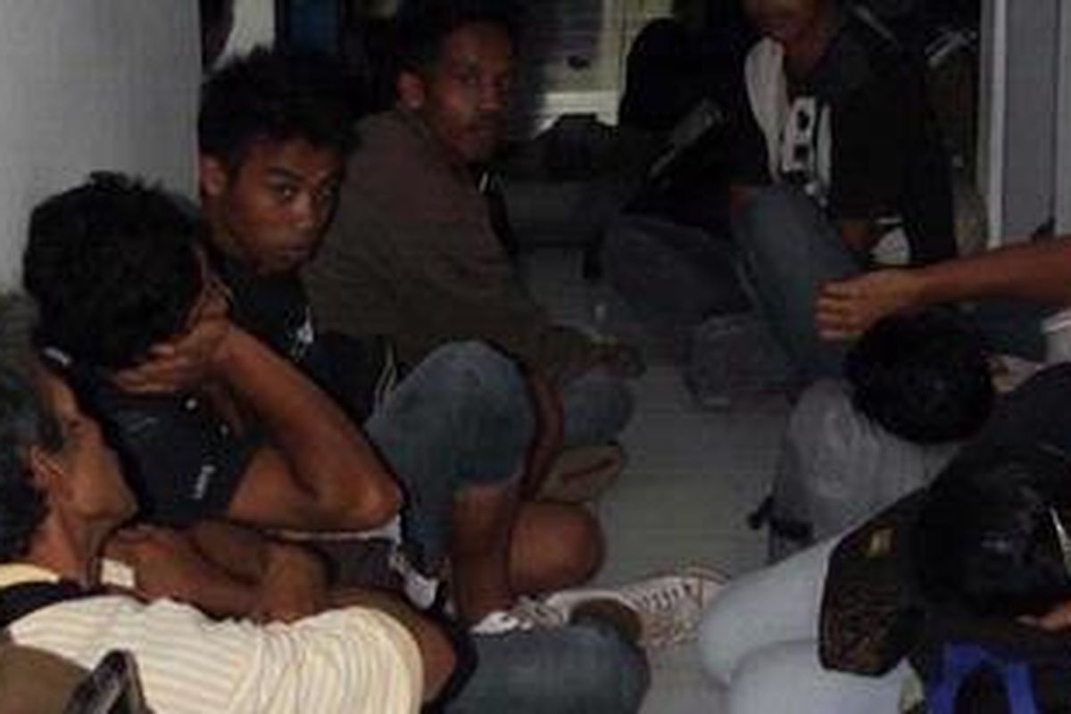 Rombongan TKI tak berdokumen yang pulang ke Batam lewat jalut maut.