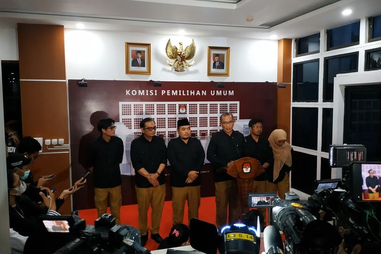 Komisi Pemilihan Umum (KPU) RI menetapkan 6 partai politik lokal Aceh peserta Pemilu DPRD tingkat kota, kabupaten, dan provinsi di Aceh tahun 2024, berdasarkan Keputusan KPU RI Nomor 518 Tahun 2022 yang diteken pada Rabu (14/12/2022).