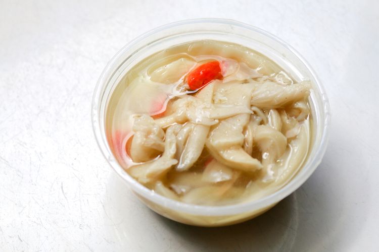 Ilustrasi sup jamur tiram. 