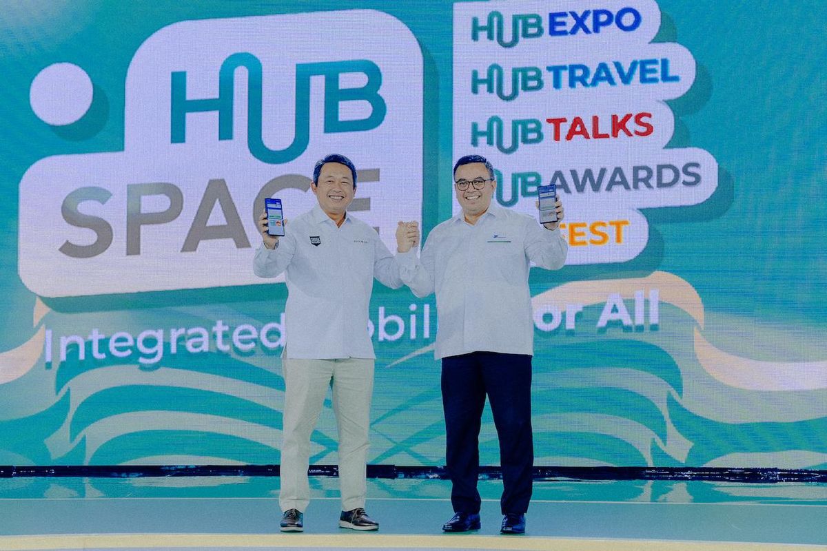 Direktur Teknologi dan Operasional Bank DKI Amirul Wicaksono (kiri) dan Direktur Pengembangan Bisnis PT MRT Jakarta (Perseroda) Farchad Mahfud saat peluncuran MartiPay.